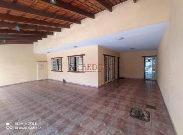 Casa · 340m² · 3 Quartos · 4 Vagas · Casa Espaçosa 3 Quartos, 2 Suítes e Espaço Gourmet | 340m² em na QNA 35 –