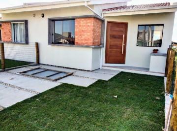 Casa · 76m² · 2 Quartos · 2 Vagas · Casa na praia de Garopaba / SC
