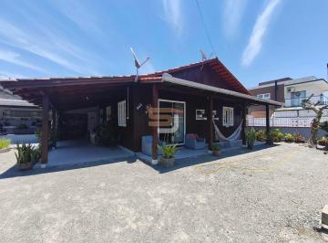 Casa · 250m² · 3 Quartos · 2 Vagas · Casa Mista em Gravatá, Navegantes/SC