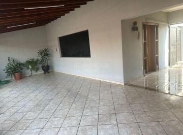 Casa · 239m² · 2 Quartos · 2 Vagas · Casa Padrão em Araraquara