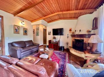 5d4447ce6c2317a65fe8411e7589b7fa45c3bd1a · Apartamento com 3 dormitórios à venda, 130 m² por R$ 1.050.000,00 - Vila Capivari - Campos do Jordão