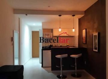 Apartamento · 30m² · 1 Quarto · Apartamento : / Residencial / Copacabana