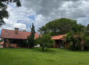 Casa de 4 quartos, Brasília · VENDO CASA TERREA, ESTILO RÚSTICA, com 4 quartos e + 1 Apt! ACEITO IMÓVEL DE (-) VALOR! 99966-7546