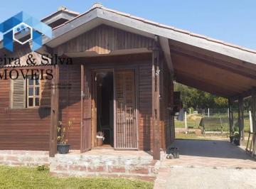 Casa · 250m² · 2 Quartos · CHALÉ COM EXCELENTE LOCALIZAÇÃO E ACESSO À LAGOA