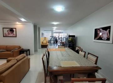 Casa de 4 quartos, Brasília · Asa Sul - Casa 4 quartos sendo 1 suíte