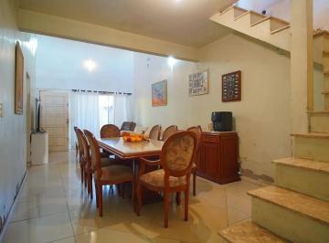 Casa · 140m² · 5 Quartos · 1 Vaga · Casa Térrea com 5 dormitórios, Amplo Terreno de 300m² - Bairro Santa Rosa