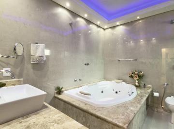 Casa · 245m² · 4 Quartos · 6 Vagas · Casa térrea à venda em Curitiba no bairro Cajuru!