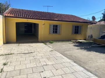Casa disponível para aluguel no bairro Boqueirão, com excelente localização. A p · Casa Residencial ou Comercial