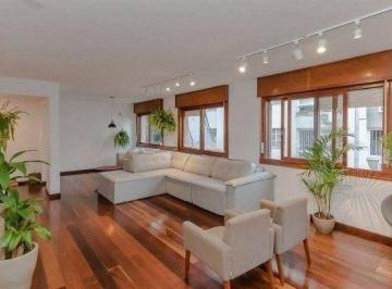 Apartamento · 137m² · 3 Quartos · 2 Vagas · Apartamento com 3 quartos, 2 vagas e elevador no Petrópolis, Porto Alegre.