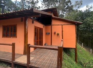 Casa de 1 quarto, Gonçalves · CASA EM MEIO AO VERDE E VISTA DAS MONTANHAS, COM A SEGURANÇA DE UM CONDOMINIO NO CENTRO DA CIDADE