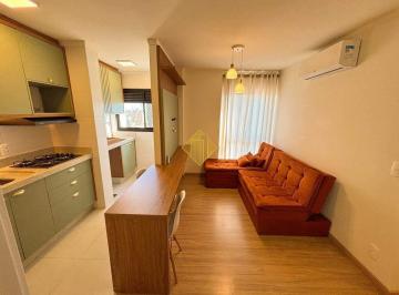 Cozinha e Sala de Estar · Apartamento Semi-Mobiliado 2 Quartos no Centro de Cascavel | Próx. Marista