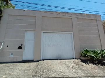 FACHADA · Casa de alto padrão em bairro tradicional próximo ao centro de Poços de Caldas