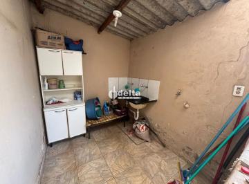 Casa · 240m² · 3 Quartos · 1 Vaga · Casa residencial  disponível para venda no bairro Planalto em Uberlândia-MG
