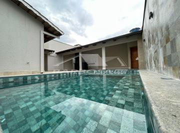 Casa · 186m² · 3 Quartos · 2 Vagas · Casa com Piscina aquecida á venda no Jardim Serrano Caldas Novas