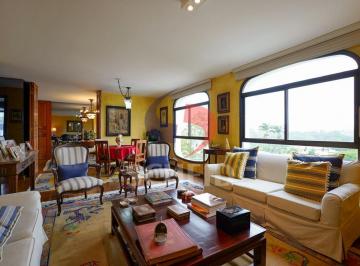 Apartamento · 244m² · 4 Quartos · 3 Vagas · Apartamento em rua fechada no Real Parque