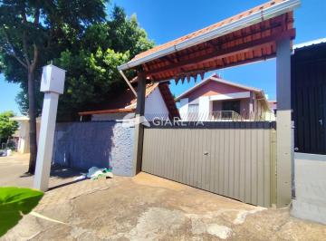 Casa · 450m² · 2 Quartos · 8 Vagas · Casa com ampla sobra de terreno disponível para venda no CENTRO, TOLEDO - PR