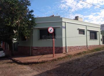 Casa · 120m² · 3 Quartos · 2 Vagas · Casa com 03 quartos, sendo um suite e localizacao privilegiada, no centro da cidade para locacao e v