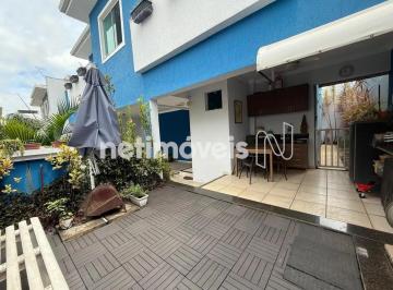 Casa · 232m² · 4 Quartos · 3 Vagas · Casa com 4 quartos e 3 banheiros em uma das melhores ruas do Castelo .