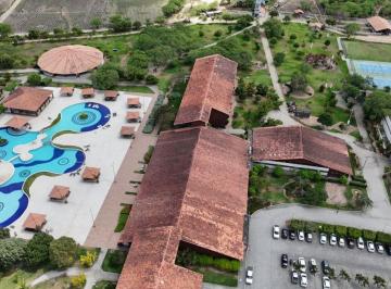 Apartamento de 2 quartos, Gravatá · DE 400.000 POR 299.000 PORTEIRA FECHADA DENTRO DO HOTEL CANARIUS