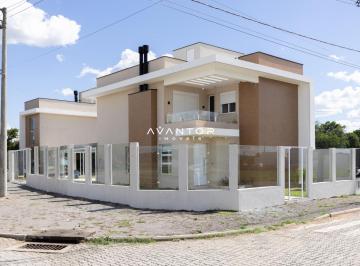 Casa · 260m² · 4 Quartos · 2 Vagas · Casa de alto padrão com 4 dormitórios, 1 suíte, no bairro Camobi em Santa Maria.