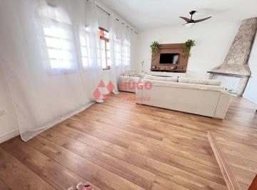 Casa · 180m² · 3 Quartos · 2 Vagas · Imperdível: Casa à venda em São José dos Campos-SP, 3 dormitórios, 1 suíte no Vista Verde!
