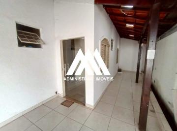 Casa em excelente localização á venda em Igarapé-MG! · Casa à venda, 5 quartos, 1 suíte, Centro - Igarapé/MG