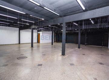 Comercial · 448m² · LOJA COMERCIAL AMPLA – 448m² – TÉRREO + 1° ANDAR – LOCALIZAÇÃO ESTRATÉGICA – QR 502 SAMAMBAIA