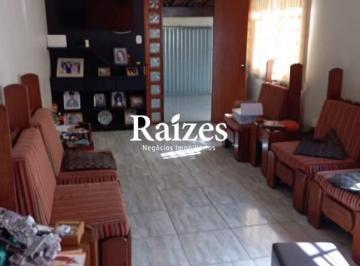 Casa · 229m² · 4 Quartos · 2 Vagas · Casa no Santa Mônica com 4/4 sendo 2 suítes