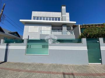Casa · 425m² · 7 Quartos · 4 Vagas · Casa mobiliada Frente Mar com 7 quartos e 4 vagas em Navegantes SC
