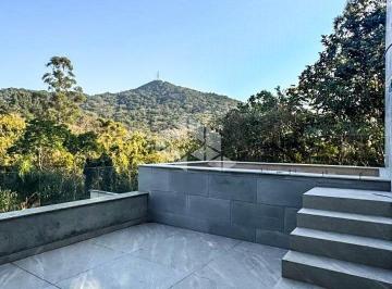 Apartamento · 253m² · 3 Quartos · 3 Vagas · Apartamento Garden com 3 suítes e piscina no Estaleiro em Balneário Camboriú