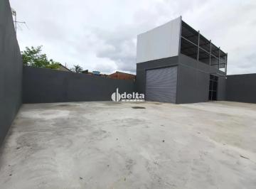 Comercial · 649m² · 2 Vagas · Galpão disponível para Locação no bairro Bom Jesus em Uberlândia - MG.
