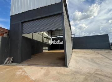 Comercial · 649m² · 2 Vagas · Galpão disponível para Locação no bairro Bom Jesus em Uberlândia - MG.