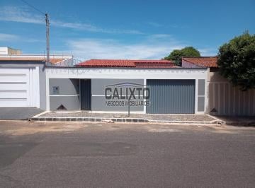 Casa · 200m² · 3 Quartos · 4 Vagas · CASA BAIRRO SANTA MONICA