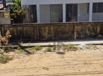 a9bc5ac878afc105573e67ce57d5eae85b641a39 · Casa de 120m² à venda, com 3 quartos (1 suíte), localizada em Ponta de Pedra, Goiana - Pernambuco.