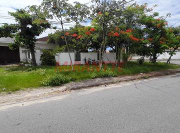3b9d6cd3353629736d3bcc8a377d0616.jpg · Casa terrea de 240m² com 6 quartos