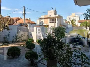 09cc59ac · Casa, 3 dormitórios, 300 m², em Centro