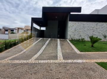 Casa · 248m² · 3 Quartos · 4 Vagas · Casa Térrea em Concomínio Fechado 3 Quartos Suítes, 248M², Vila do Golf.