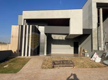 Casa · 250m² · 3 Quartos · 4 Vagas · À Venda, Casa em Condomínio, 03 Quartos, 01 Suíte, Quinta da Mata
