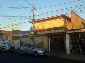 Casa · 200m² · 4 Quartos · 4 Vagas · Casa Padrão em Ribeirão Preto