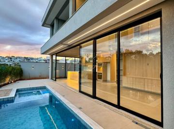 Casa · 313m² · 3 Quartos · 4 Vagas · Residência no Swiss Park, vista permanente para o lago, Alto Padrão!