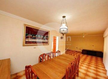 Casa · 181m² · 4 Quartos · 2 Vagas · Sobrado em Parque São Lucas