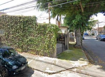 Comercial · 213m² · 2 Vagas · Casa comercial na Rua Hollywood, N. 9 • 213 m²