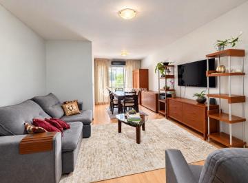 Apartamento · 114m² · 3 Quartos · 1 Vaga · Amplo apartamento de 114m² de área privativa no bairro Córrego Grande, em Florianópolis-SC.