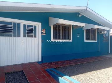 Casa · 117m² · 4 Quartos · 2 Vagas · Casa de 4 dormitórios e garagem no bairro Tancredo Neves em Santa Maria.