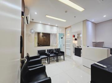 Comercial · 50m² · 1 Vaga · Sala Comercial Mobiliada para Consultório no Complexo Madeira Alphaville