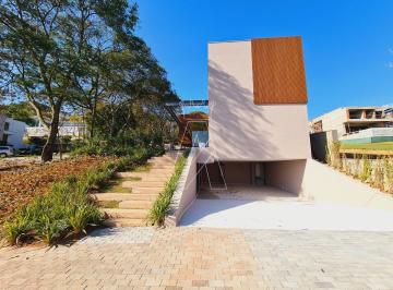 Casa · 537m² · 4 Quartos · 6 Vagas · Casa de esquina, mobiliada para venda e locação no Tamboré 10   