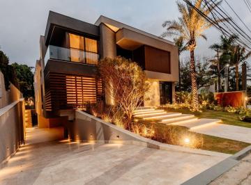 Casa · 952m² · 5 Quartos · 5 Vagas · Casa de alto padrão localizada no condomínio Tamboré 03