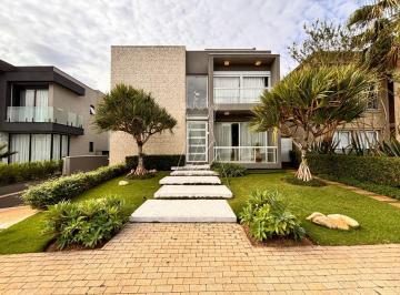 Casa · 720m² · 4 Quartos · 6 Vagas · Casa à Venda no Tamboré 10 com 4 Suítes e Piscina Aquecida