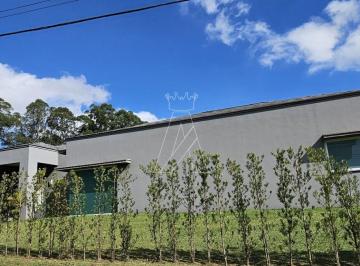 Casa · 1500m² · 4 Quartos · 6 Vagas · TAMBORÉ 1 - Casa Clean e Moderna com Quadra Coberta e Lazer Completo