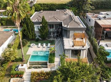 Casa · 780m² · 5 Quartos · 6 Vagas · Casa de alto padrão para venda no Tamboré 01 - Mobiliada e decorada